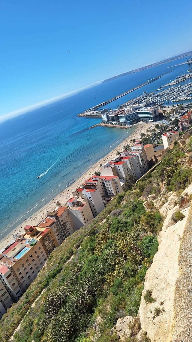 výhľad na prístav Puerto de Alicante